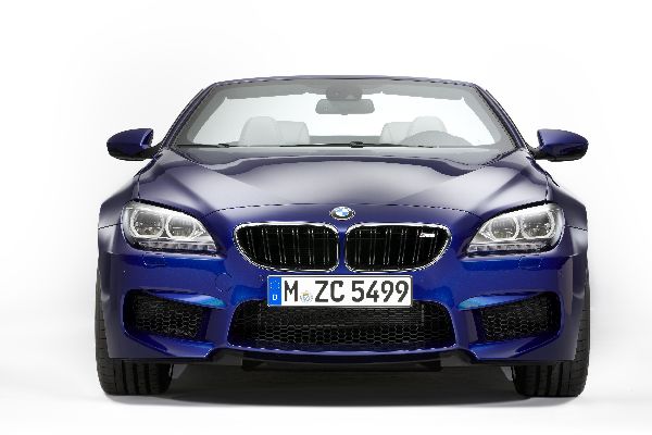 BMW M6 Coupe ve M6 Cabrio 2012