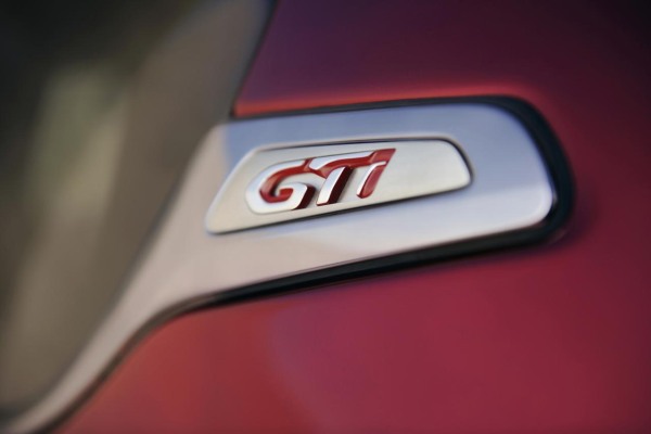 peugeot_208_gti_concept_2012-1