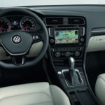Yeni_2013_VW_Golf_ic_mekan (1)