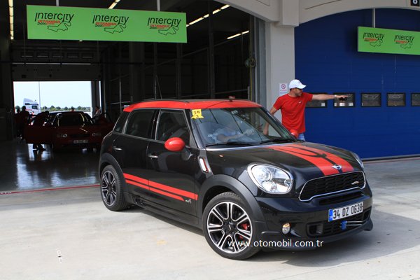 MINI_John_Cooper_Works_intercity_istanbul_park_pist_gunu_19_mayis_2013 (2)