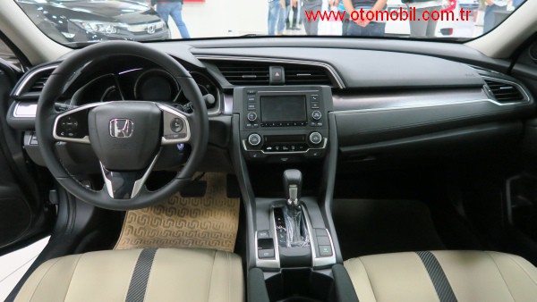 yeni_honda_civic_sedan_on_konsol