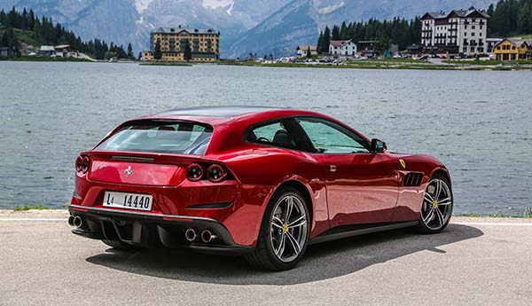 Ferrari GTC4Lusso modeli