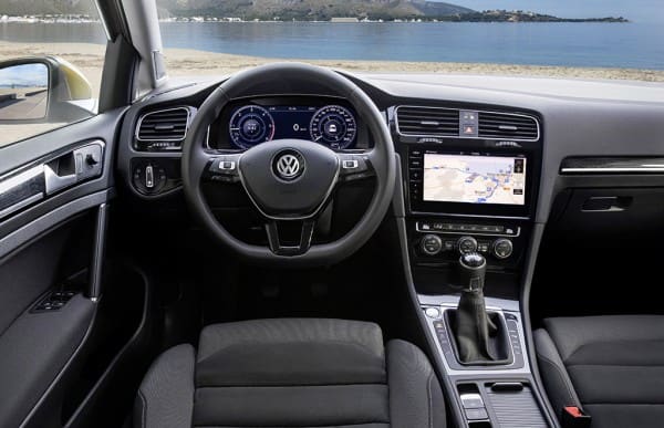 Yeni_VW_Golf_ic_mekan