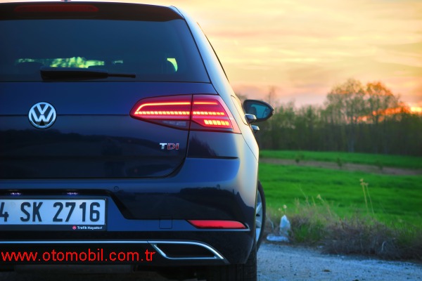 2017_VW_Golf_Stop_lambasi