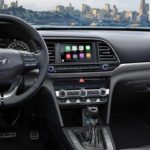 2019_Hyundai_Elantra_konsol