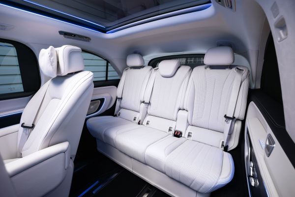 Mercedes-Benz VLE 8 kişiye kadar oturma kapasitesi sunabiliyor.