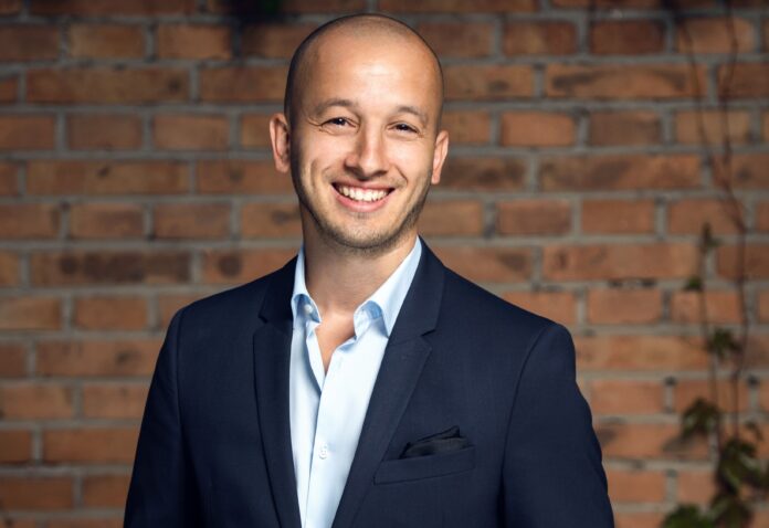 Mercedes-Benz Otomotiv İcra Kurulu ve Otomobil Grubu Başkanlığı'na Şenol Bayrak atandı