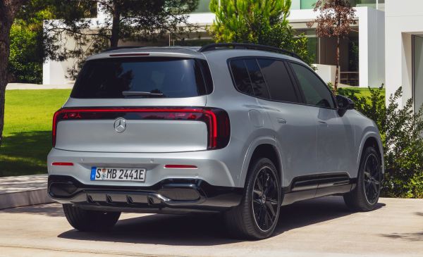 Yeni Mercedes-Benz GLB 200+ elektrikli