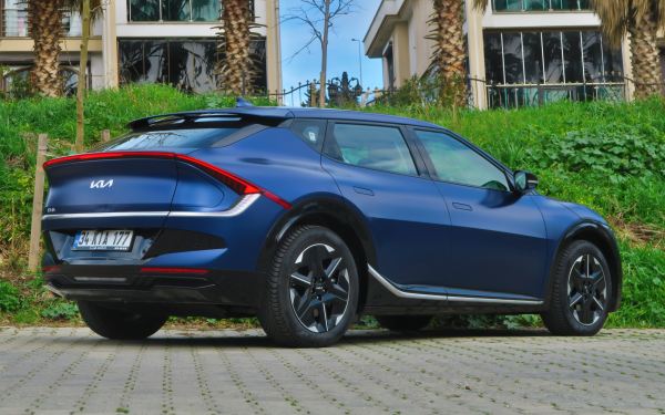 2026 Kia EV6 arka