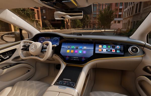 Makyajlı Mercedes-Benz EQS 2026 ön konsol