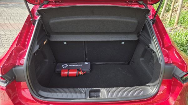 2026 Renault Clio baga hacmi 390 litre