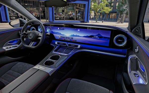 2026 elektrikli Mercedes-Benz C-Serisi ön konsol