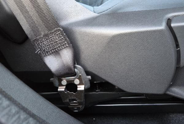 Fiat Grande Panda emniyet  kemeri çıplak metal
