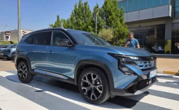 Renault Boreal Test Sürüşü: Bursa’da Üretilen C-SUV Nasıl? Bursa Oyak Renault fabrikasında üretilen yeni Renault Boreal C-SUV modelinin lansman test sürüşü esnasındaki dış tasarım görünümü.