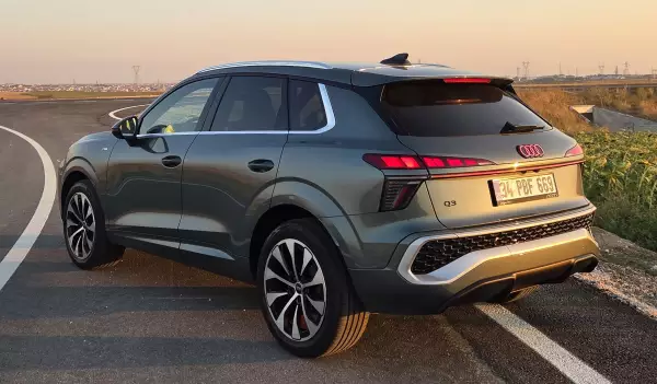 Audi Q3 2026 stop lambaları