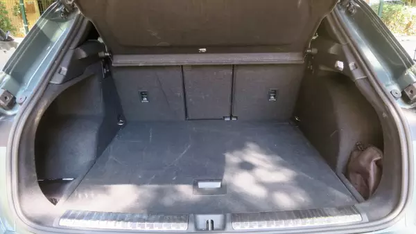 Yeni Audi Q3 SUV bagaj hacmi