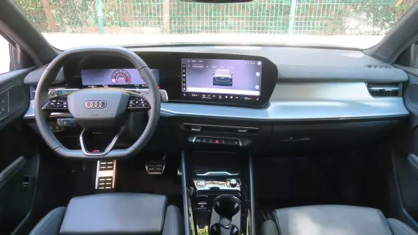 Audi Q3 FJ ön konsol