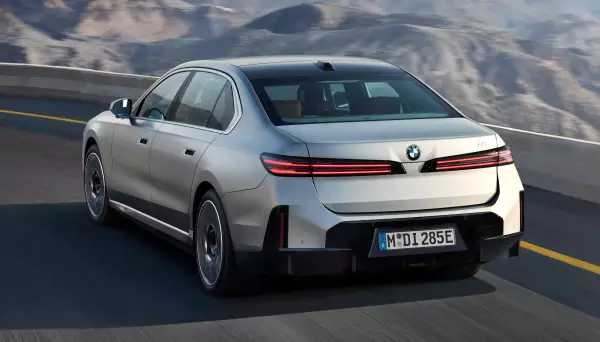 makyajlı BMW 7 Serisi G70/G73