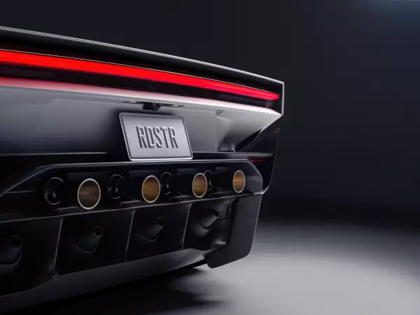 Tesla Roadster arka