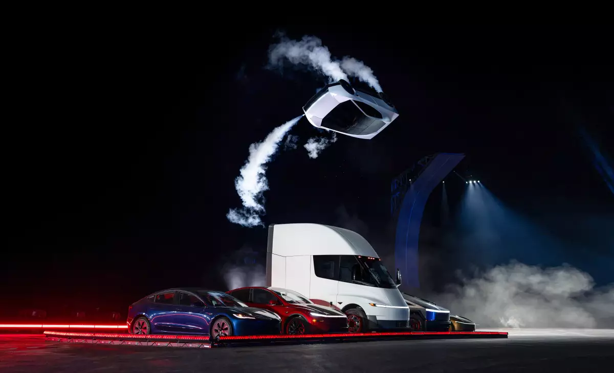 Tesla Roadster uçan otomobil